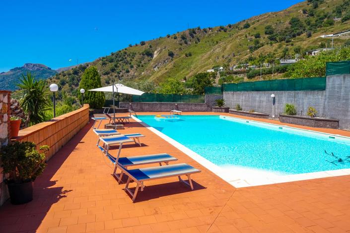 Image No.31-Maison de campagne de 1 chambre à vendre à Letoianni