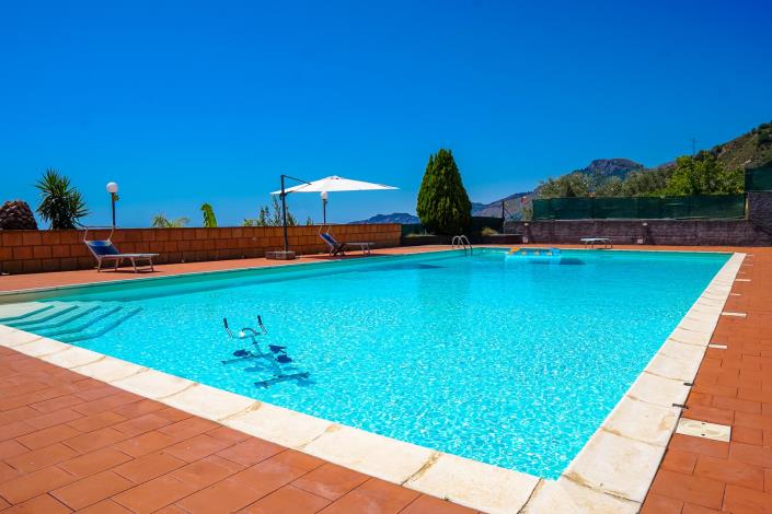 Image No.38-Maison de campagne de 1 chambre à vendre à Letoianni