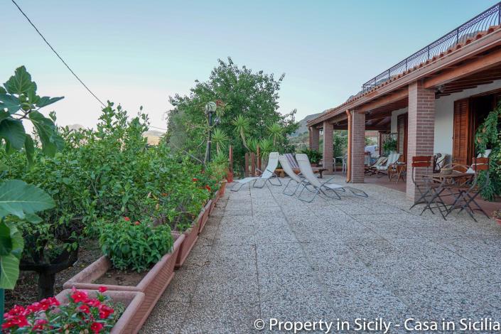 Image No.2-Maison de campagne de 4 chambres à vendre à Trabia