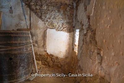 Casa-li-bianchi-real-estate-pollina-property-in-sicily-20