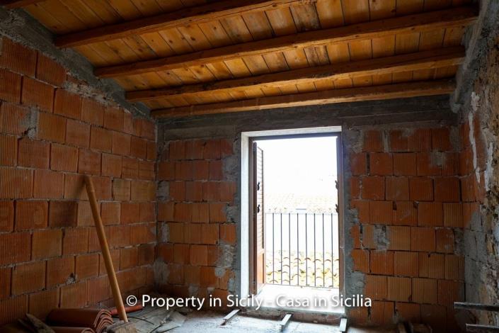 Image No.18-2 Bed Townhouse for sale