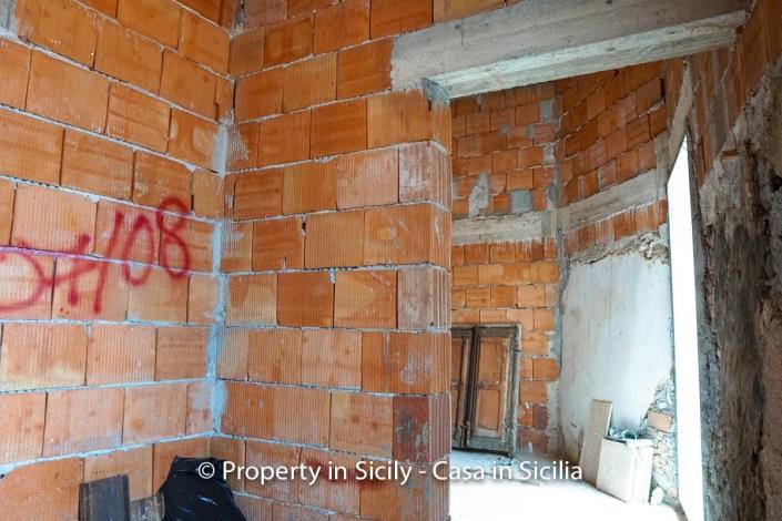 Image No.23-2 Bed Townhouse for sale