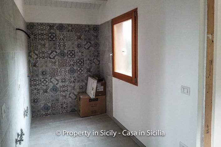 Image No.12-Maison de campagne de 2 chambres à vendre à Gratteri