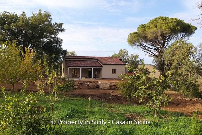 Image No.27-Maison de campagne de 2 chambres à vendre à Gratteri