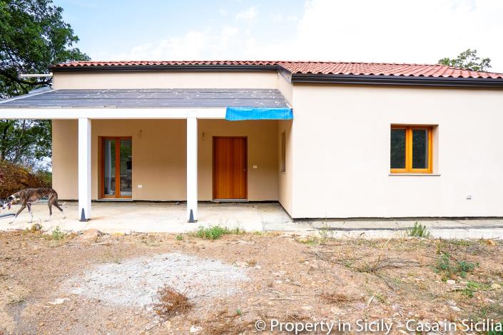 Image No.58-Maison de campagne de 2 chambres à vendre à Gratteri