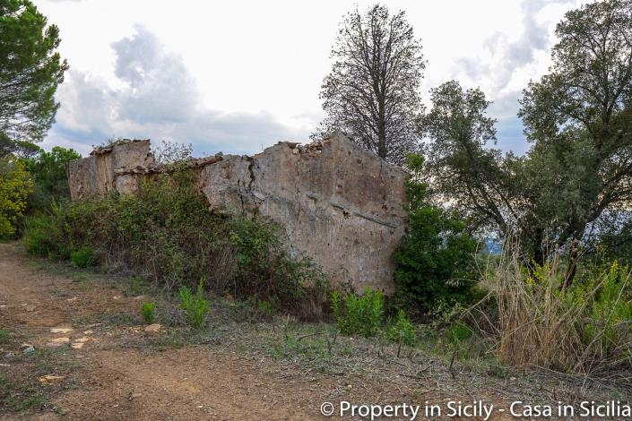 Image No.2-Maison de campagne de 2 chambres à vendre à Gratteri
