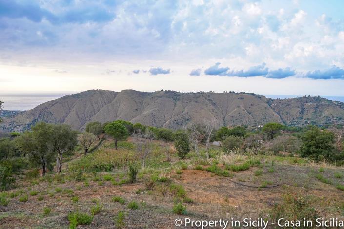 Image No.3-Maison de campagne de 2 chambres à vendre à Gratteri