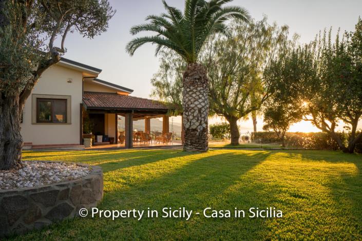 Image No.3-Villa de 3 chambres à vendre à Sant'Agata di Militello