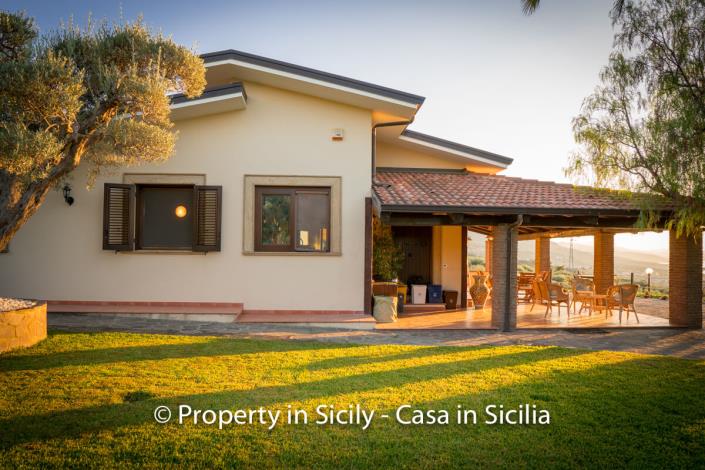 Image No.5-Villa de 3 chambres à vendre à Sant'Agata di Militello