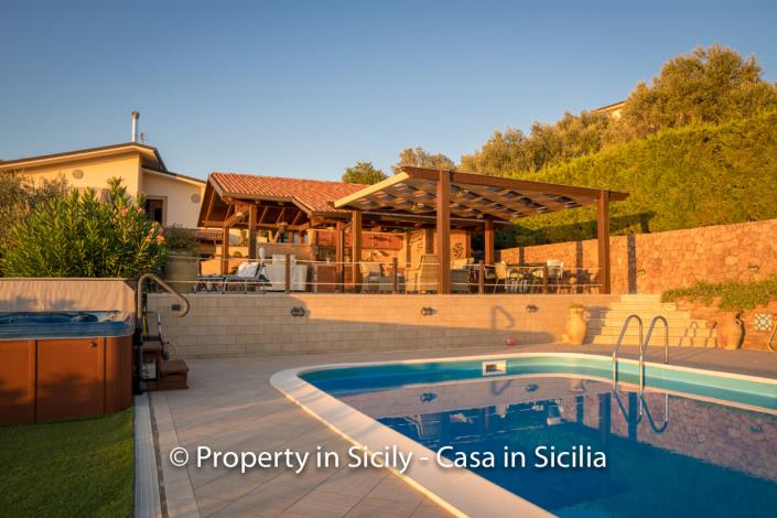 Image No.22-Villa de 3 chambres à vendre à Sant'Agata di Militello