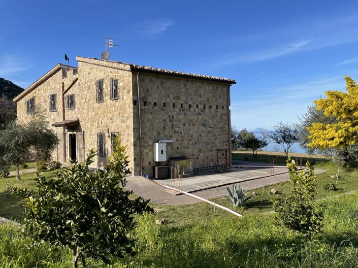 Image No.3-Villa de 4 chambres à vendre à Caronia