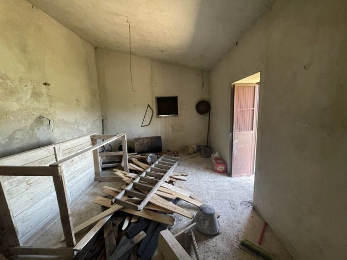 Image No.8-2 Bed House for sale