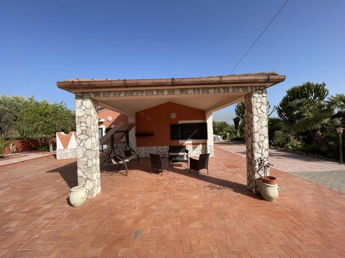 Image No.14-4 Bed House for sale