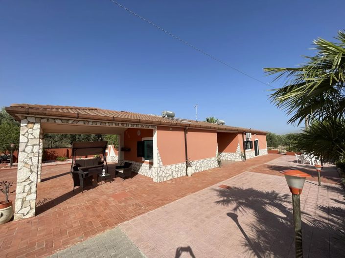 Image No.19-4 Bed House for sale