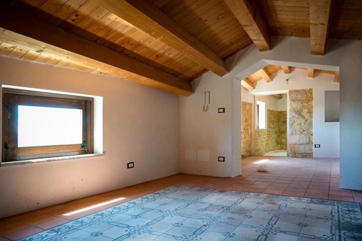 Image No.14-2 Bed House for sale