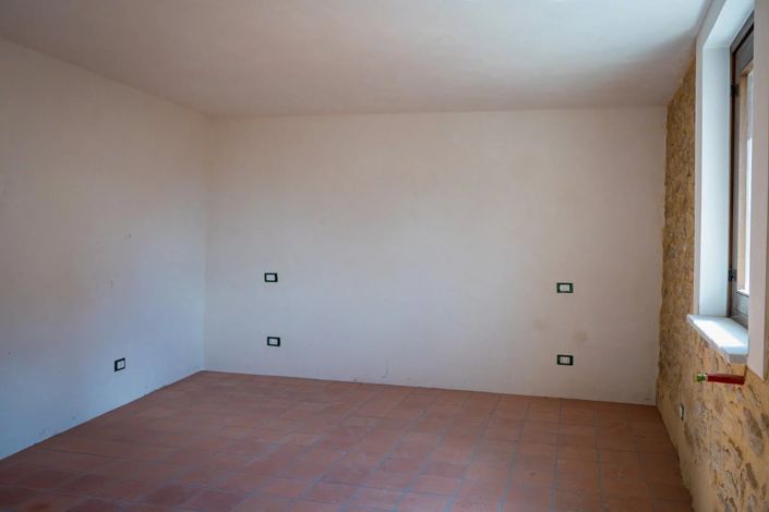 Image No.17-2 Bed House for sale