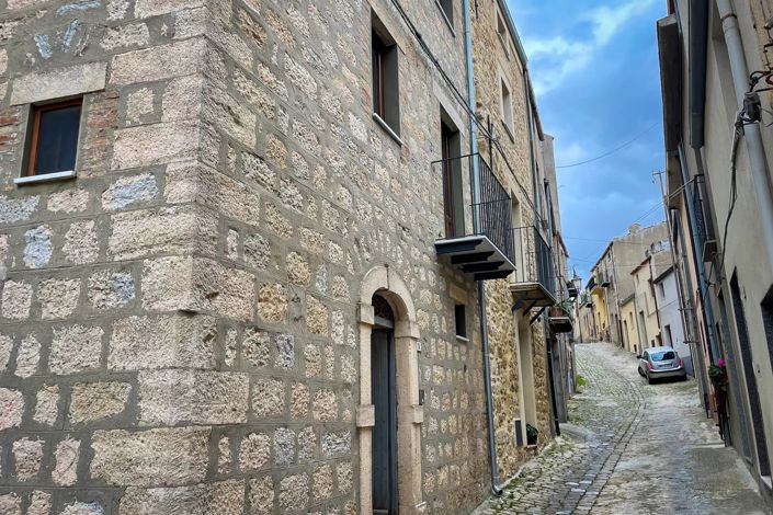 Image No.19-2 Bed House for sale