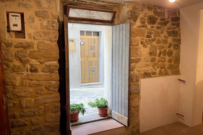 Image No.3-2 Bed House for sale