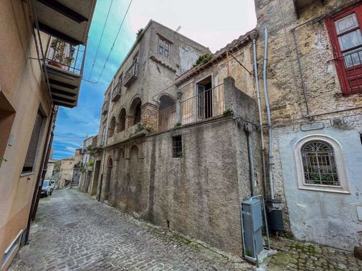 Image No.4-Maison de 7 chambres à vendre à Isnello