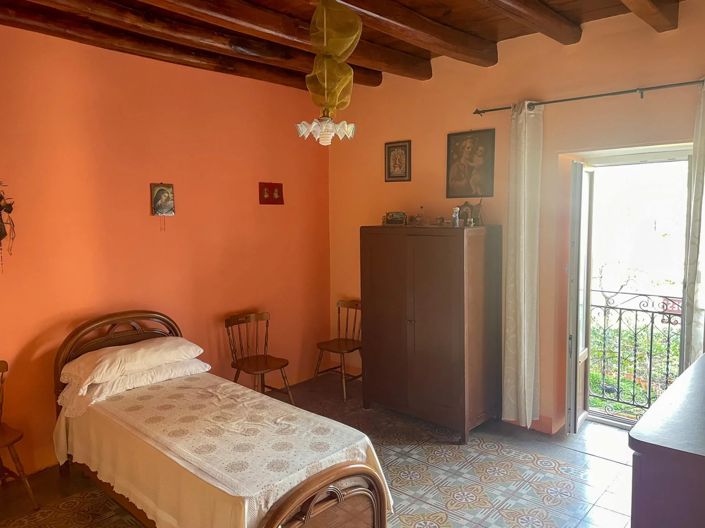 Image No.7-2 Bed House for sale