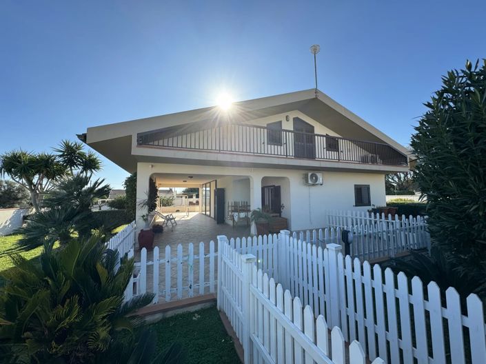 Image No.4-2 Bed Villa for sale