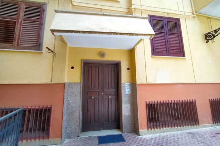 Image No.23-2 Bed Apartment for sale