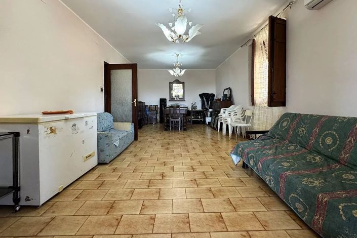 Image No.8-Appartement de 3 chambres à vendre à Casteldaccia