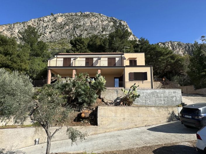 Image No.3-Villa de 4 chambres à vendre à Bagheria