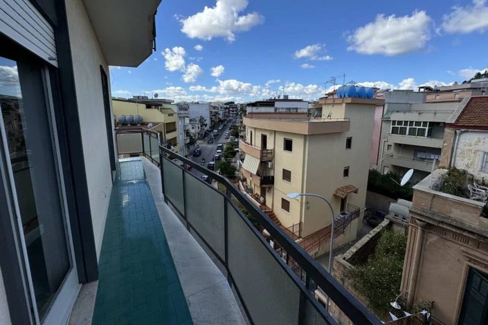 Image No.17-3 Bed Apartment for sale