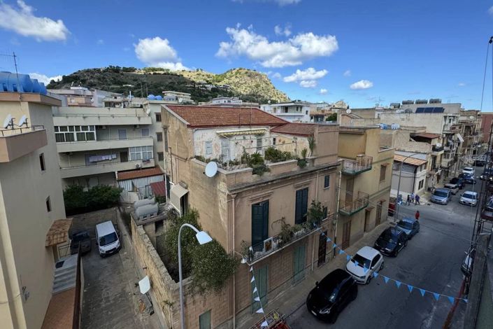 Image No.18-3 Bed Apartment for sale