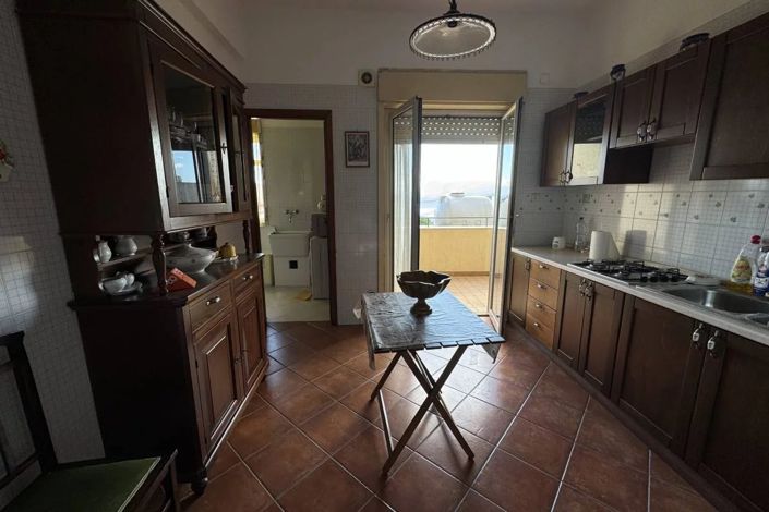 Image No.21-3 Bed Apartment for sale