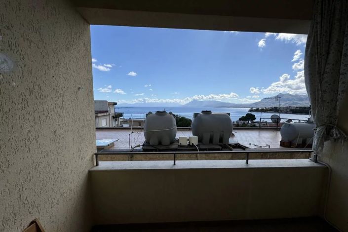 Image No.24-3 Bed Apartment for sale