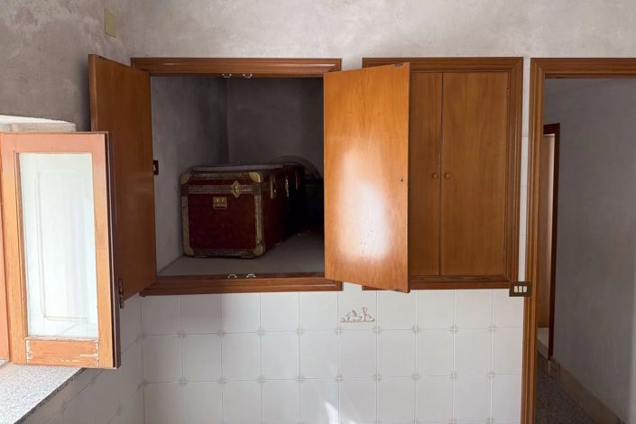 Image No.8-1 Bed House for sale