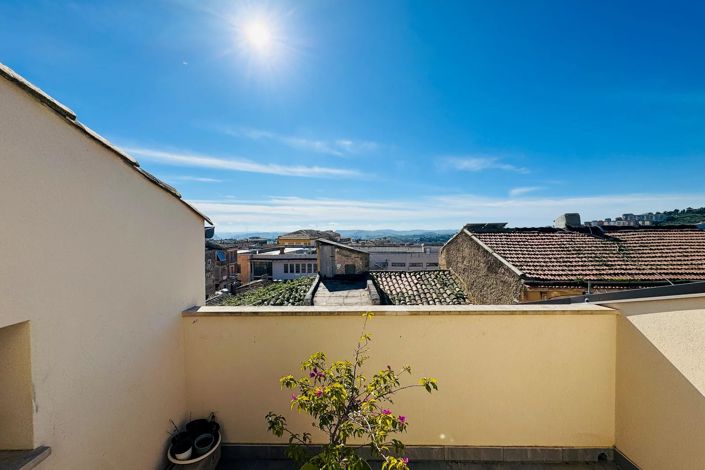 Image No.1-Propriété de 5 chambres à vendre à Caltanissetta