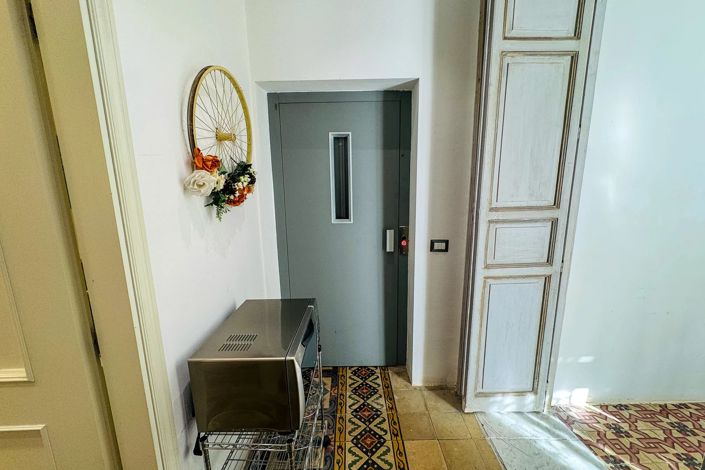 Image No.11-5 Bed Property for sale