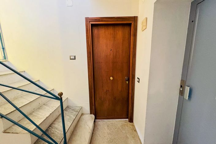 Image No.14-5 Bed Property for sale
