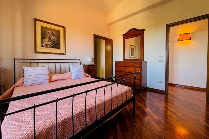 Image No.19-4 Bed Villa for sale