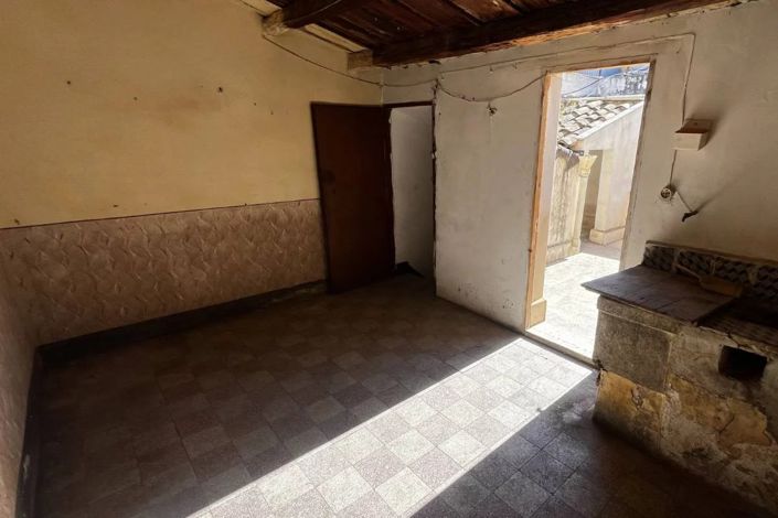 Image No.12-2 Bed House for sale