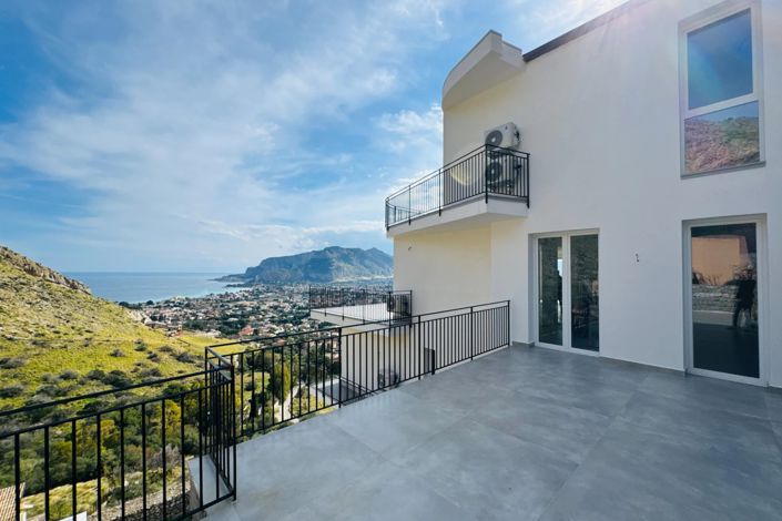 Image No.1-Villa de 4 chambres à vendre à Palermo