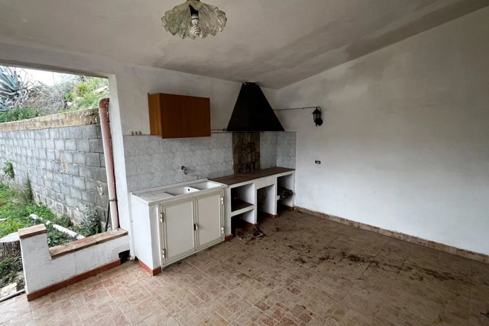 Image No.11-2 Bed House for sale