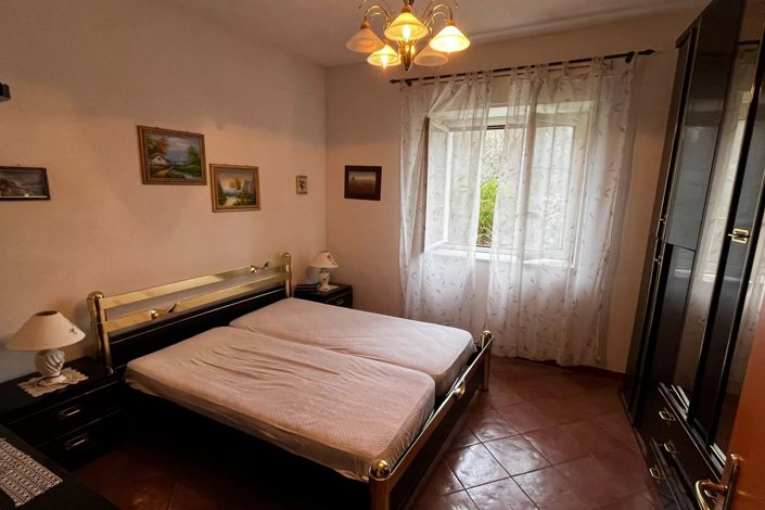 Image No.13-2 Bed House for sale