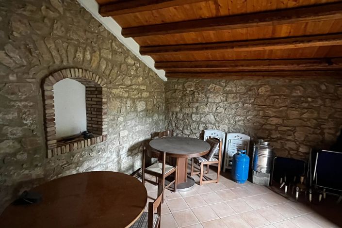 Image No.8-2 Bed House for sale