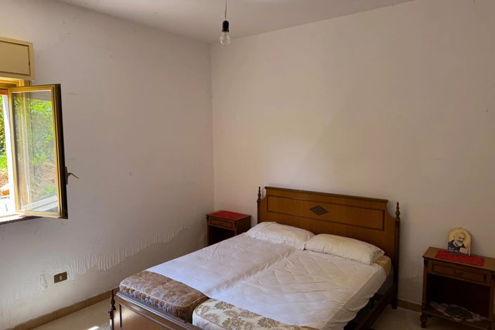 Image No.11-2 Bed Commercial for sale