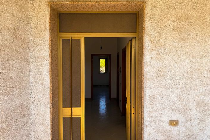 Image No.13-2 Bed Commercial for sale