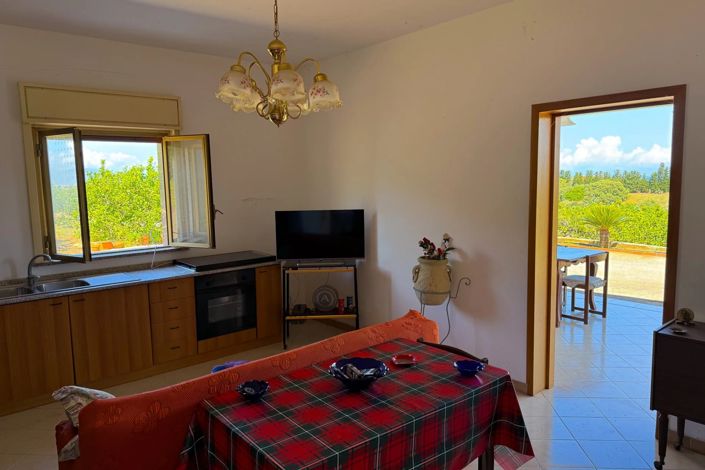 Image No.19-2 Bed Commercial for sale