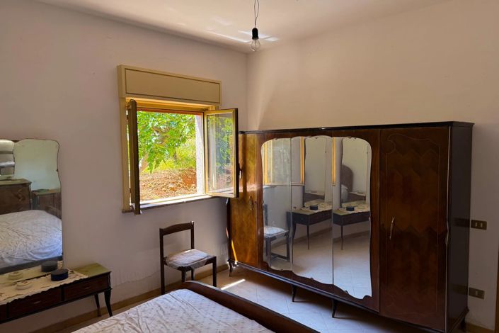 Image No.21-2 Bed Commercial for sale