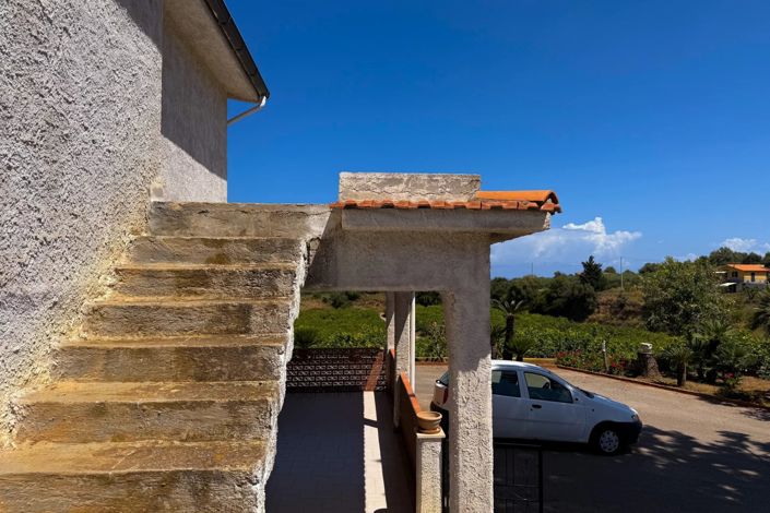 Image No.27-2 Bed Commercial for sale