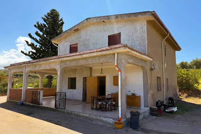 Image No.5-2 Bed Commercial for sale