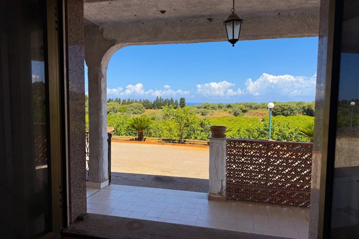 Image No.8-2 Bed Commercial for sale