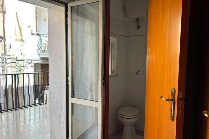 Image No.10-2 Bed House for sale